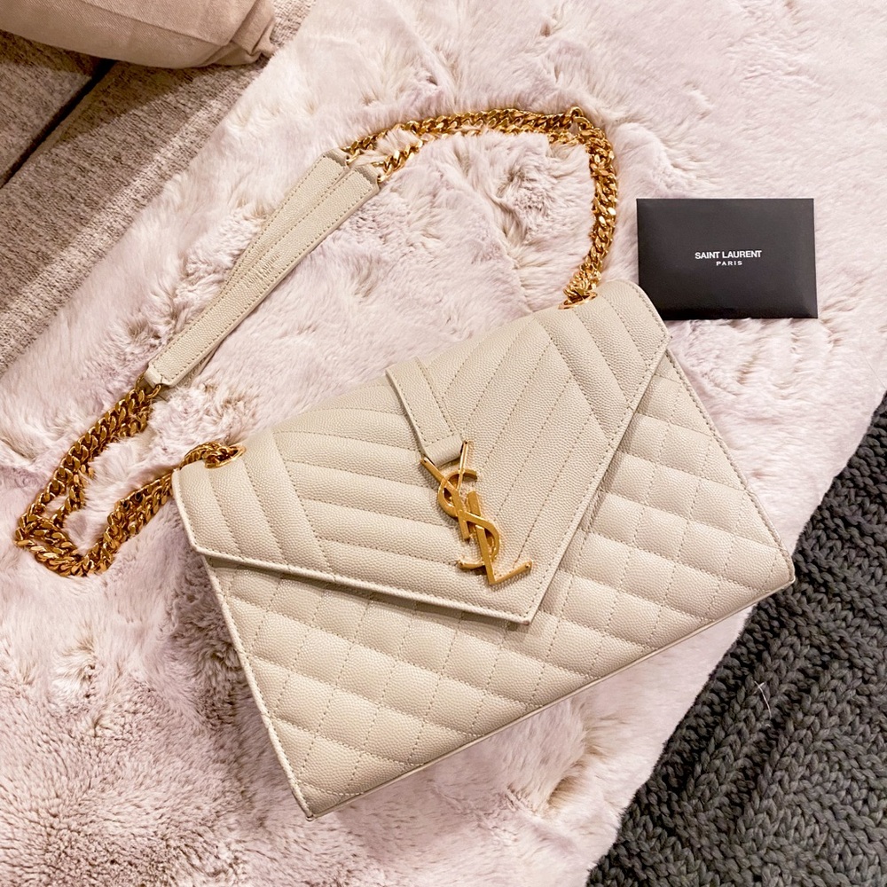 YSL ENVELOPE MEDIUM IN QUILTED GRAIN DE POUDRE EMBOSSED LEATHER